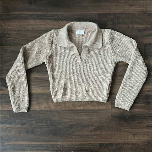 Tan fuzzy cropped collared sweater - Picture 1 of 2